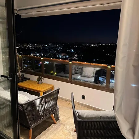 Apartment With Views Near Puerto Banus *